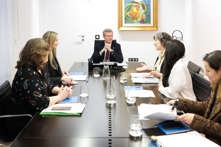 La Xunta fue de los primeros en reconocer a las familias monoparentales, destaca Rueda