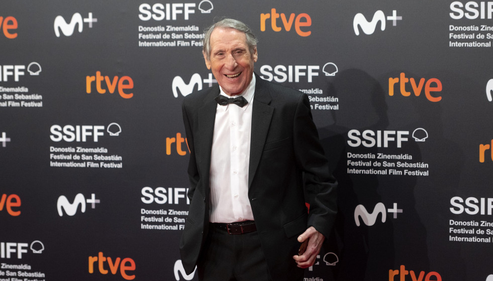 Archivo - (Foto de ARCHIVO)  El actor Celso Bugallo posa durante la premiere de la película ‘El buen patrón’, a 21 de septiembre de 2021, en el Kursaal, San Sebastián, País Vasco (España).