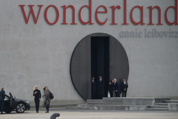 Archivo - La fotógrafa Annie Leibovitz durante la inauguración de su exposición 'Wonderland' en la Fundación Marta Ortega Pérez