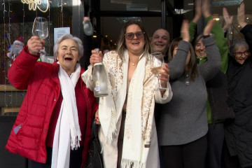 Agraciadas con el tercer premio de la Lotería de Navidad en A Coruña.