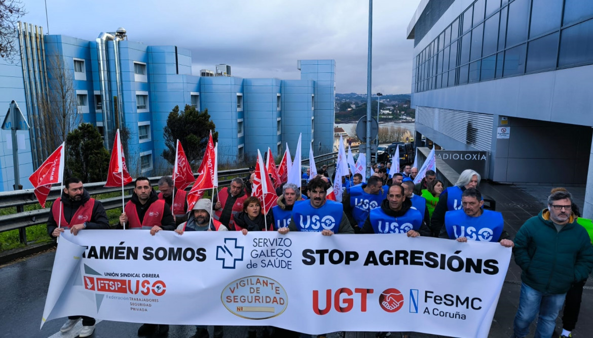 Protesta de vigilantes de seguridad privada contra las agresiones y para denunciar precariedad laboral