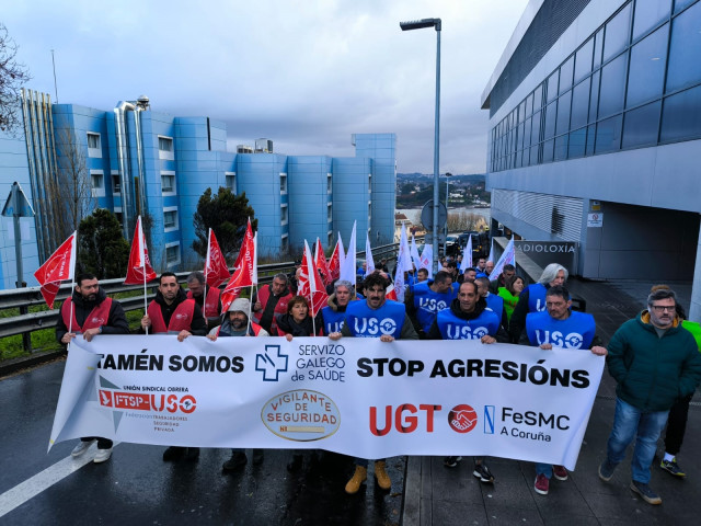 Protesta de vigilantes de seguridad privada contra las agresiones y para denunciar precariedad laboral