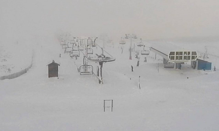 Manzaneda abre la temporada de nieve en Galicia