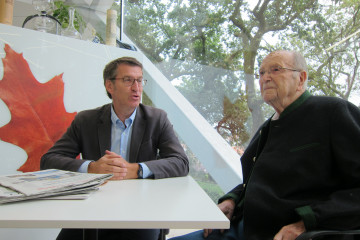 Archivo - Gerardo Fernández Albor en Santiago con Feijóo