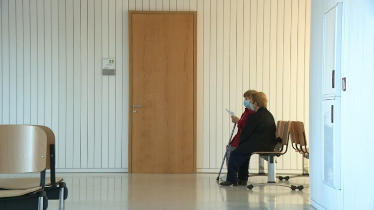 Galicia comienza a surfear la primera ola de gripe, que registra una tendencia decreciente