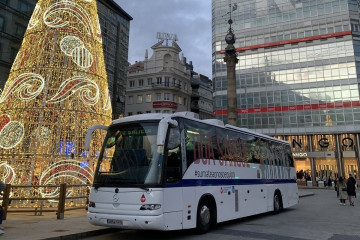 Archivo - Unidad móvil de donación