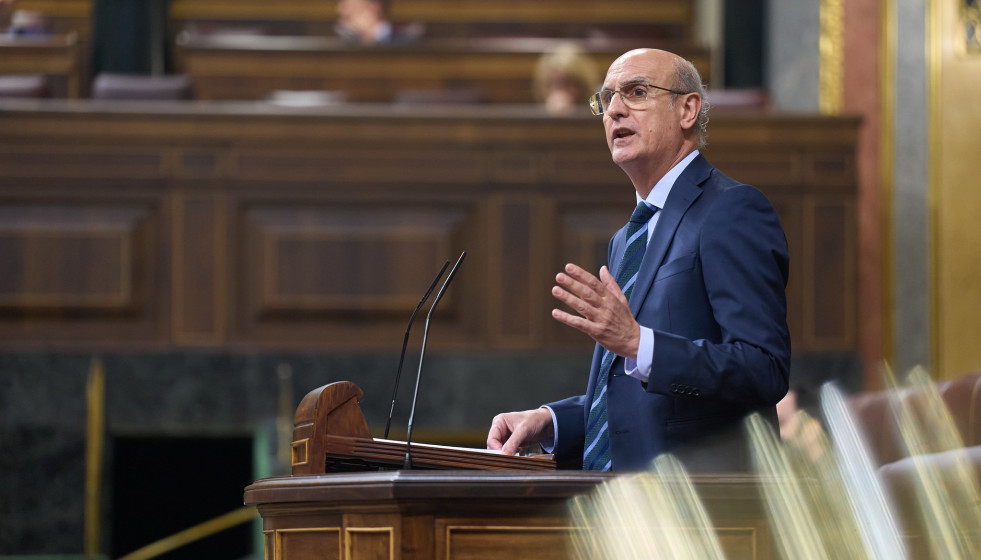 Archivo - El diputado del PPdeG en el Congreso Celso Delgado en una intervención en la Cámara Baja.