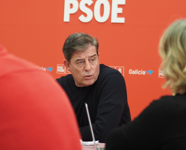 El secretario xeral del PSdeG, José Ramón Gómez Besteiro, en rueda de prensa.