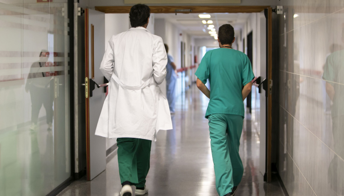 Archivo - Personal del Sergas.