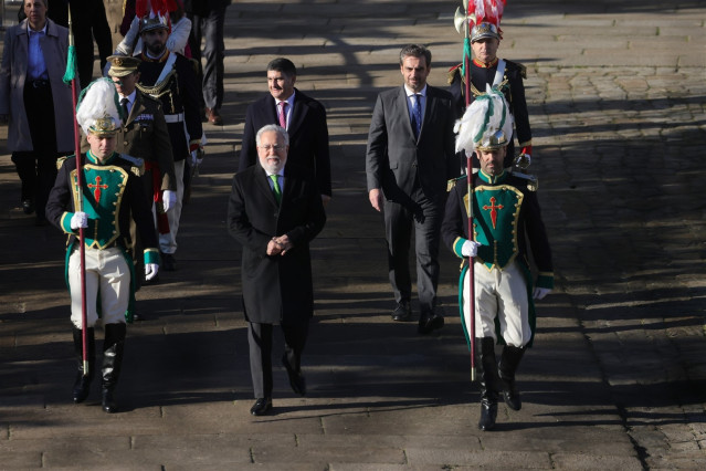 El presidente del Parlamento de Galicia, Miguel Ángel Santalices, ejerce como delegado regio en la Traslación de los restos del Apóstol Santiago.