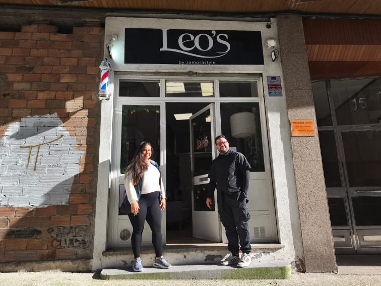 De salir de Venezuela con 12 dólares a tener una barbería en Compostela: emprender en Galicia siendo migrante
