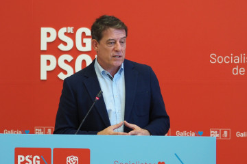 Archivo - El secretario xeral del PSdeG, José Ramón Gómez Besteiro, en rueda de prensa. Foto de archivo