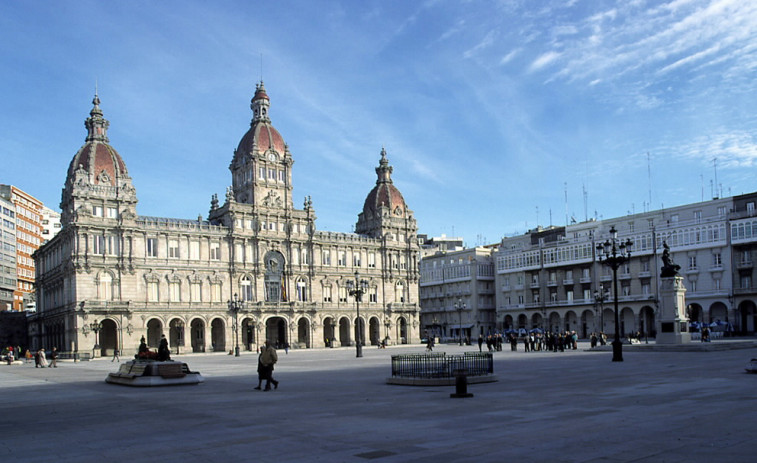 ​A Coruña aprueba de manera inicial su presupuesto al no haber moción de censura
