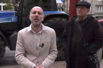 Pérez Jácome dándole apoyo a los tractoristas