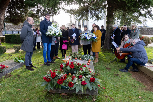 Un acto en Santiago honra a Díaz Pardo y Valle-Inclán, referentes 