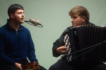 Unto Vello en un aimagen de a101 youtube