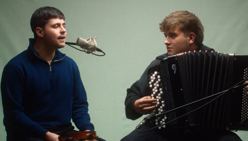 Unto Vello en un aimagen de a101 youtube