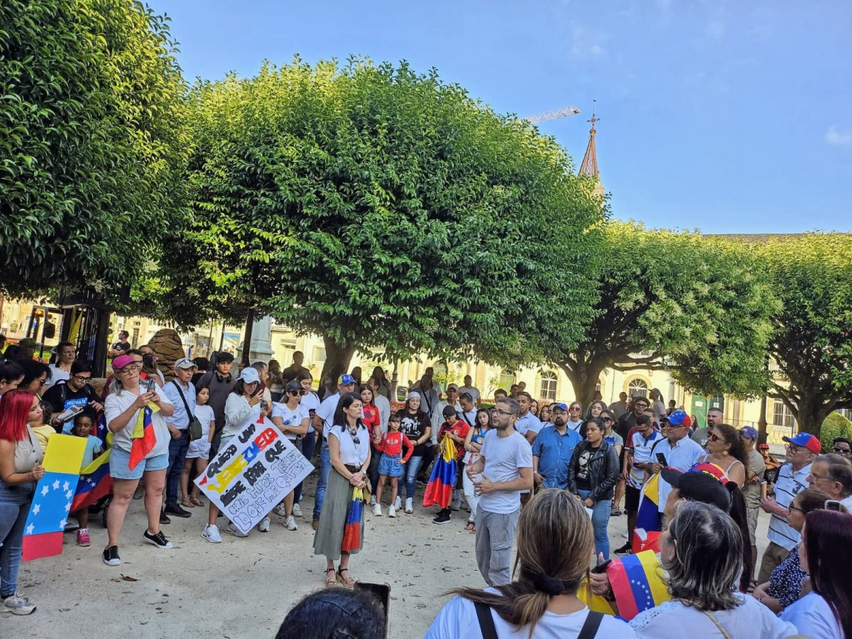 Concentración de venezolanos exiliados en Lugo