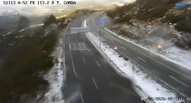 Imagen de la nevada en la A-52, a la altura de A Canda (Ourense).