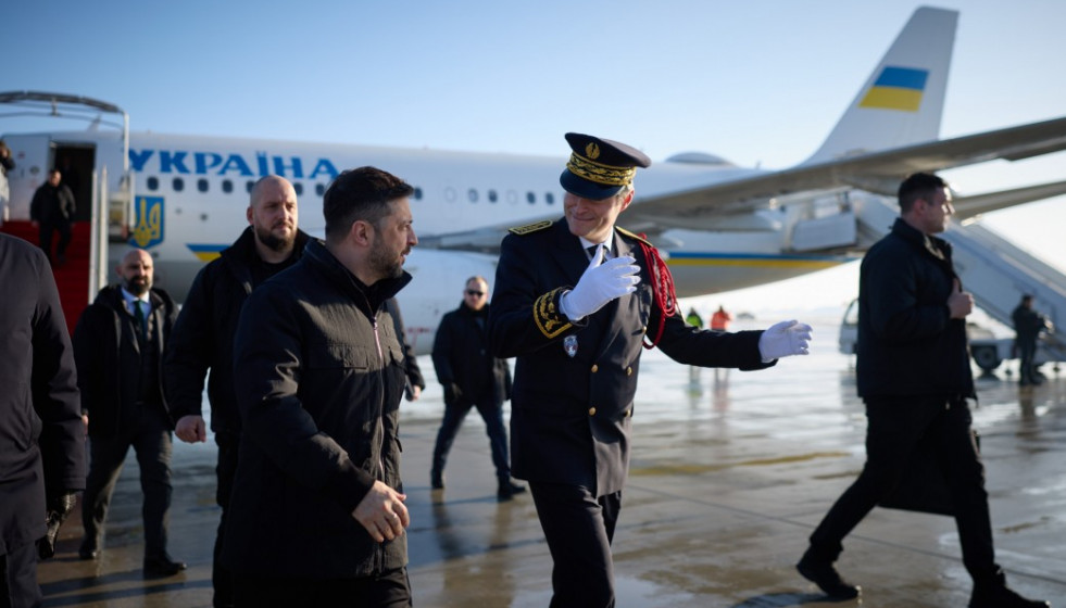 Zelensky durante su llegada a París