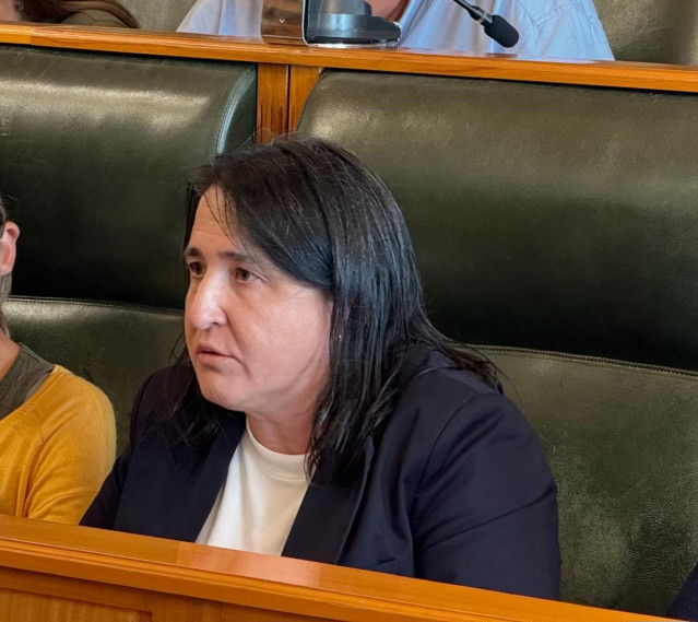 La concejala del PP de Santiago Yolanda Otero en un pleno del Ayuntamiento.