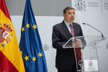 Archivo - El ministro de Agricultura, Luis Planas, interviene durante la toma de posesión de varios cargos de su departamento, en el Ministerio de Agricultura, Pesca y Alimentación, a 4 de septiembr