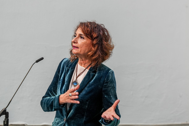 La secretaria general del PSOE-A  en rueda de prensa, a 18 de diciembre del 2025. La secretaria general del PSOE-A, María Jesús Montero, atiende a los medios antes de la reunión de la Comisión Ejecutiva Regional (CER)