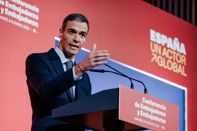 El presidente del Gobierno, Pedro Sánchez, durante la Conferencia de Embajadores y Embajadoras de España acreditados en el exterior, en el Ministerio de Asuntos Exteriores, Unión Europea y Cooperación, a 8 de enero de 2026, en Madrid (España). La Conferen