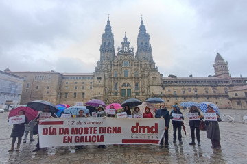 Manifestantes de la organización Derecho a Morir Dignamente (DMD)