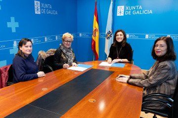 Firma del convenio entre Medio Ambiente y  comuneros de Castro de Rei para proteger la zona de nidificación del zarapito real.