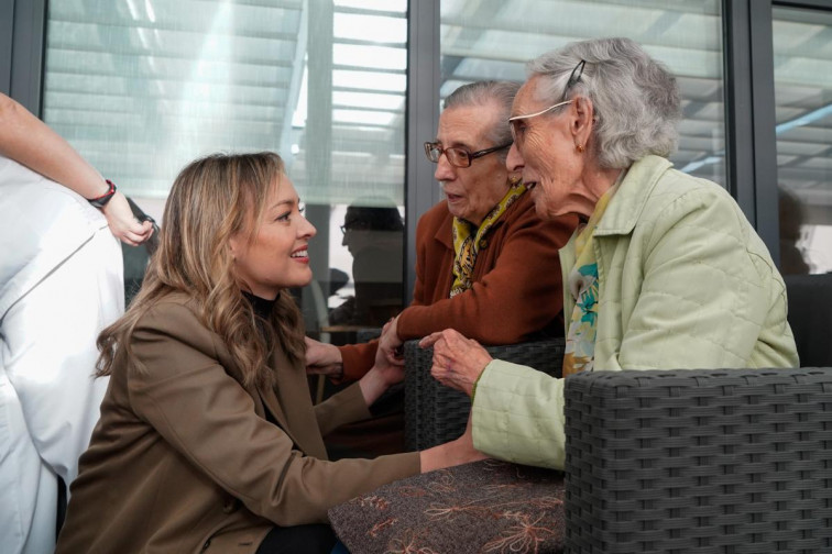 Policías haciendo el trabajo de la Xunta en residencias de DomusVi y viviendas comunitarias, acusa ASGADeD