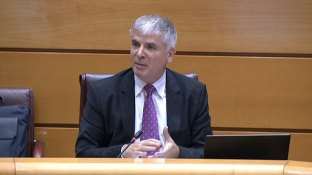 Archivo - El catedrático de Economía Aplicada de la Universidad de Santiago de Compostela, Santiago Lago Peñas, ante la Comisión General de las Comunidades Autónomas del Senado.