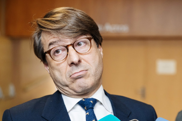 Archivo - El conselleiro de Facenda, Miguel Corgos, ofrece declaraciones a los medios durante la reunión del Consejo de Política Fiscal y Financiera (CPFF), en la sede del Ministerio, a 11 de diciembre de 2023.