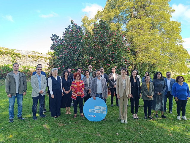 Archivo - La portavoz nacional del BNG, Ana Pontón, junto a los integrantes del grupo parlamentario