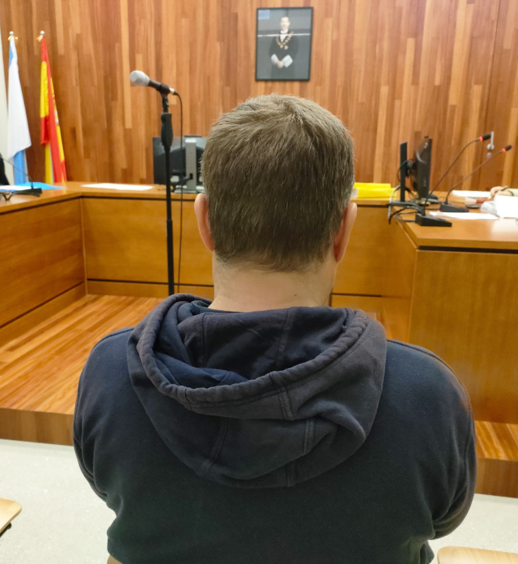 Acosar, amenazar y agredir a jueces y abogados en Vigo le cuesta 11 años de prisión
