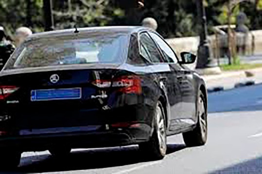 Archivo - Vehículo del sector de VTC