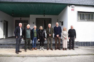 El conselleiro de Sanidade, Antonio Gómez Caamaño, se reúne con el Clúster de Pizarra en O Barco de Valdeorras (Ourense)