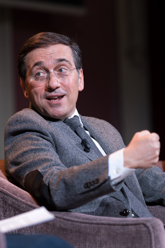 El ministro de Asuntos Exteriores, Unión Europea y Cooperación de España, José Manuel Albares, durante ‘Los Desayunos del Ateneo’, en el Ateneo de Madrid, a 12 de enero de 2026, en Madrid (España).