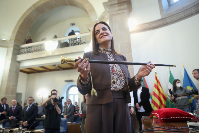 La nueva presidenta de la Diputación de Lugo, Carmela López, toma posesión de su cargo durante la celebración de un pleno en la diputación de Lugo, a 14 de enero de 2026, en Lugo, Galicia (España). La elección tiene lugar tras la dimisión de José Tomé (PS