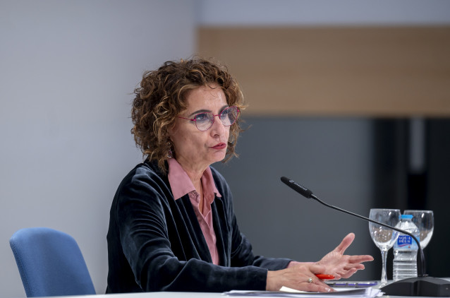 La vicepresidenta primera y ministra de Hacienda, María Jesús Montero, ofrece una rueda de prensa tras el Consejo de Política Fiscal y Financiera (CPFF), a 14 de enero de 2026, en Madrid (España). Durante la reunión del Consejo de Política Fiscal y Financ