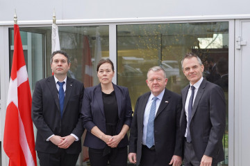 La delegación danesa que acudió ayer a negociar con Estados Unidos en su capital