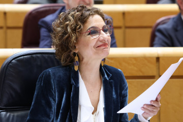 La vicepresidenta primera y ministra de Hacienda, María Jesús Montero, durante una sesión plenaria extraordinaria, en el Senado,a 15 de enero de 2026, en Madrid (España). El Senado celebra este pl