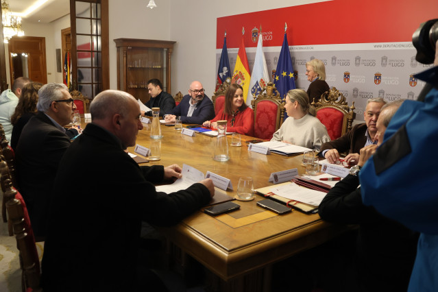 Primera junta de gobierno de la Diputación de Lugo con Carmela López como presidenta