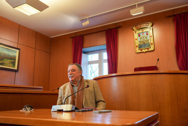 El alcalde de Oleiros (A Coruña), Ángel García Seoane, en rueda de prensa