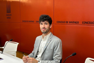Archivo - El concejal de Urbanismo, Iago Lestegás, en rueda de prensa, a 9 de mayo de 2025.
