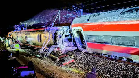 Alvia accidentado, decenas de muertos al descarrilar otro tren en Huelva