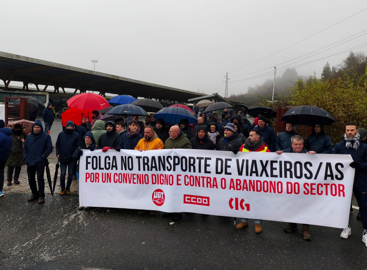 Octava jornada de huelga en los buses de toda A Coruña, con miles de usuarios afectados por los paros