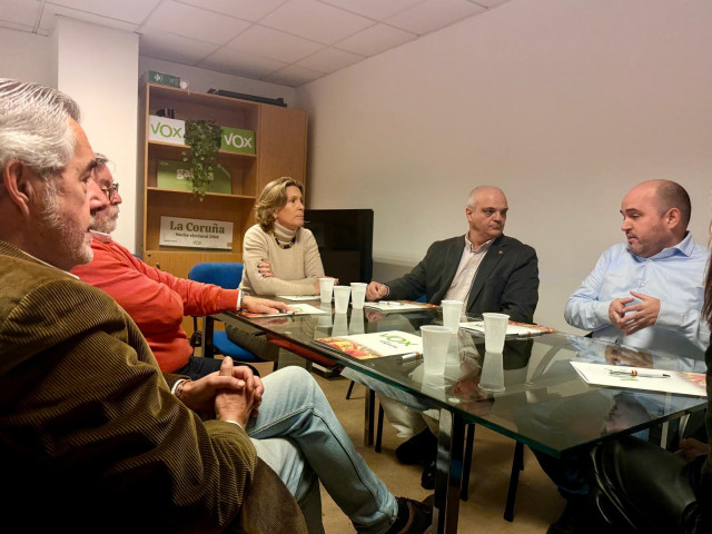 Reunión de Vox con representantes de facultativos médicos