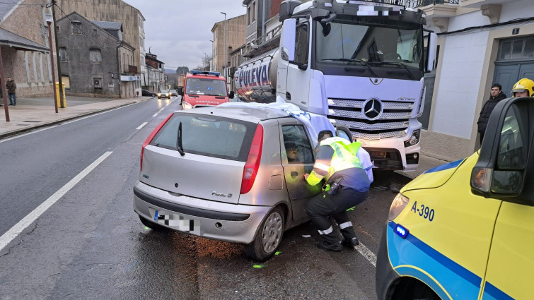 Accidente mortal en Antas do Ulla: dos fallecidos en un siniestro entre un coche y un camión