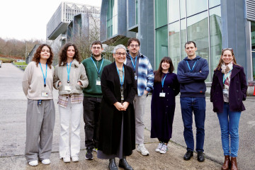 Equipo de María Dolores Mayán Santos, del Centro de Investigación en Nanomateriais e Biomedicina (Cinbio) de la Universidade de Vigo